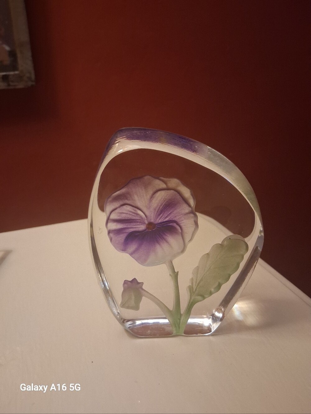 CRISTAL d'ARQUES 24% LEAD CRYSTAL PURPLE PANSY PAPERWEIGHT (FRANCE)